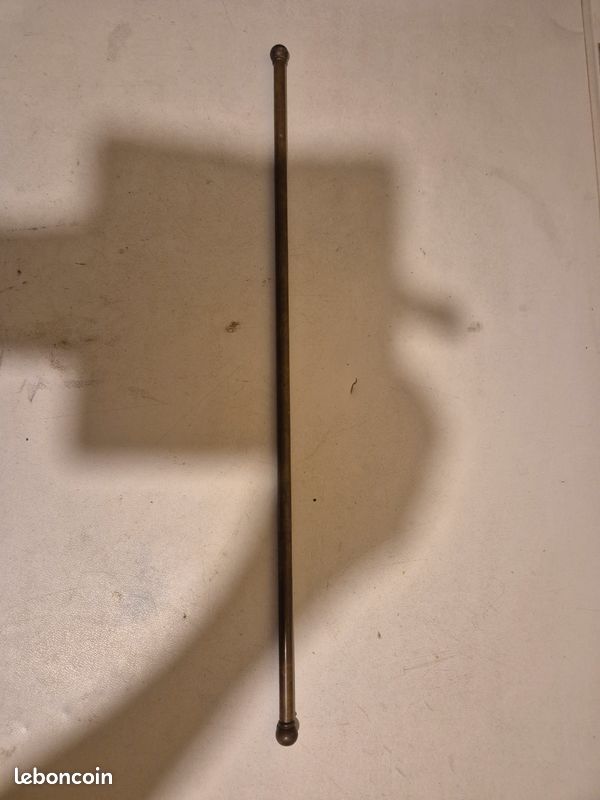Tringle en fer ancienne (image 2)