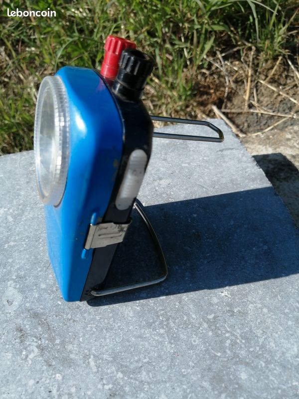Lampe Torche Ancienne CEFOLEC En Tôle Bleue - Vintage - Fonctionne (sans Piles)