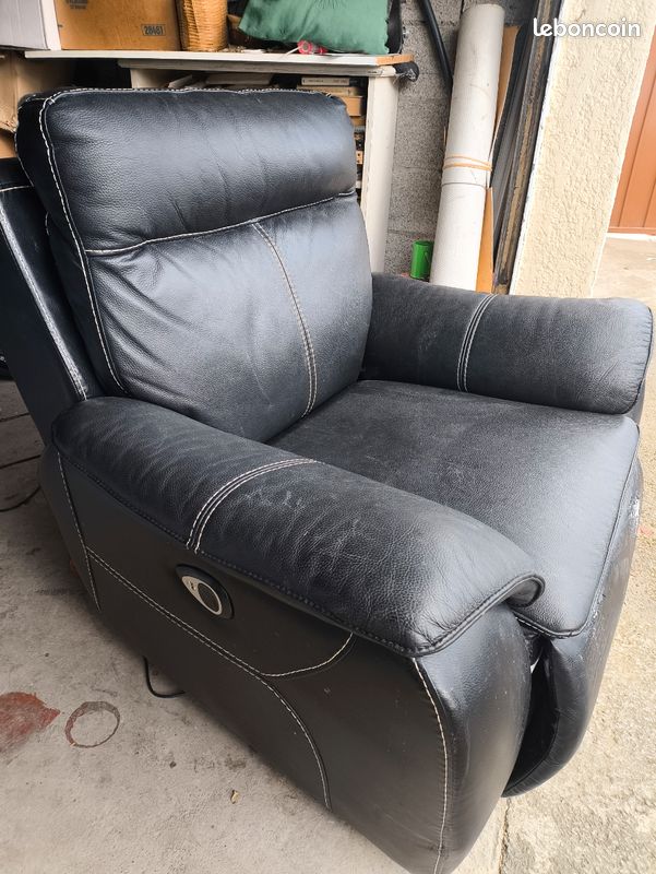 Fauteuil électrique en cuir noir (image 1)
