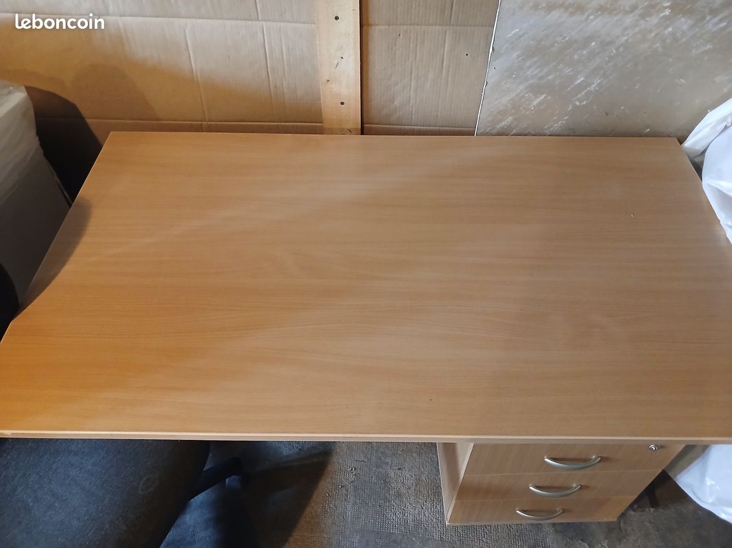 Grand bureau et son fauteuil (image 3)