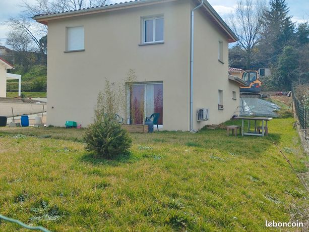 Maison récente bail de un an