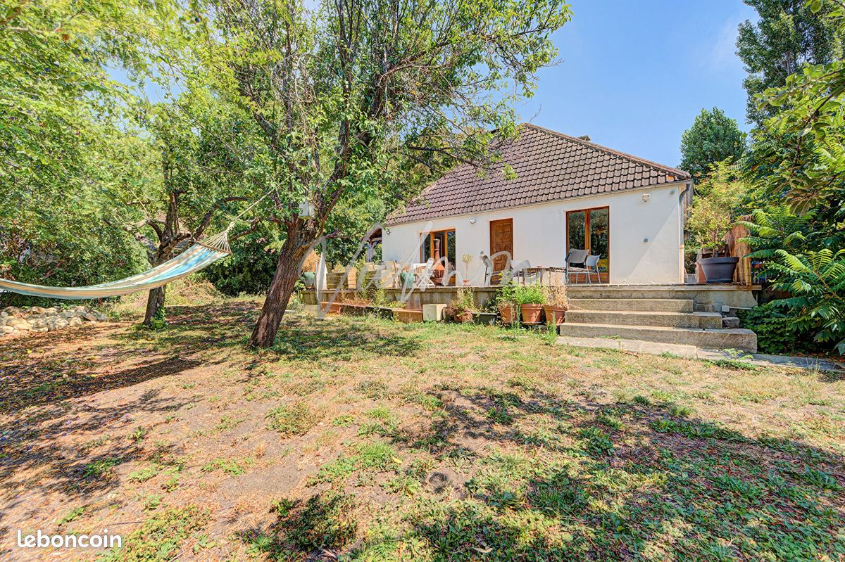 Maison 7 pièces 160 m² · à Maule · 160 m² · 460 000 €