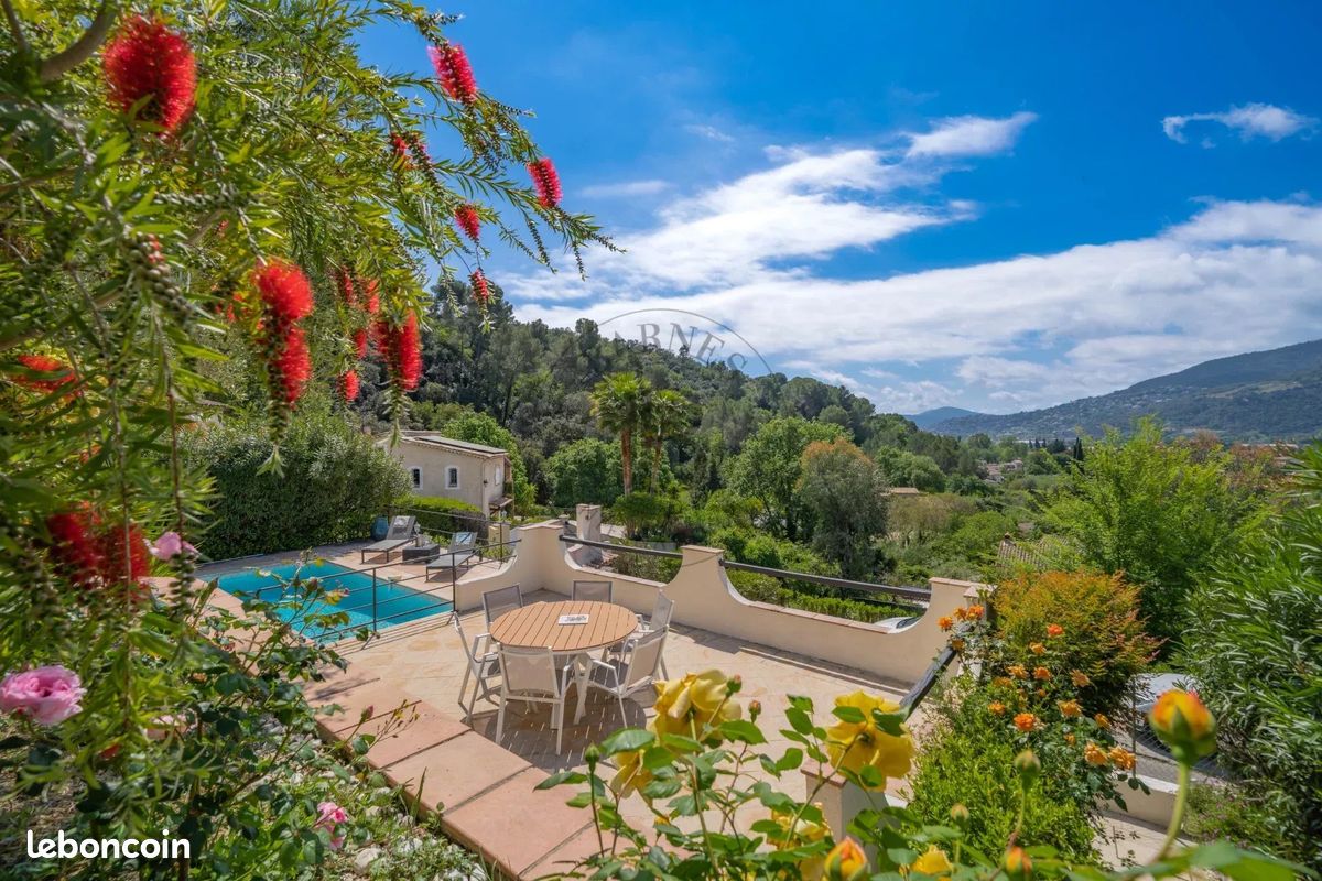 Maison 6 pièces 115 m² · à La Roquette-sur-Siagne · 115 m² · 695 000 €