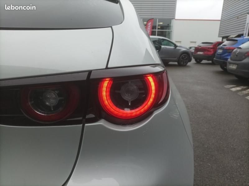 Mazda Mazda 3 2.0 e-SKYACTIV-X M-Hybrid 186ch Homura 2025 Euro6e (image 30)