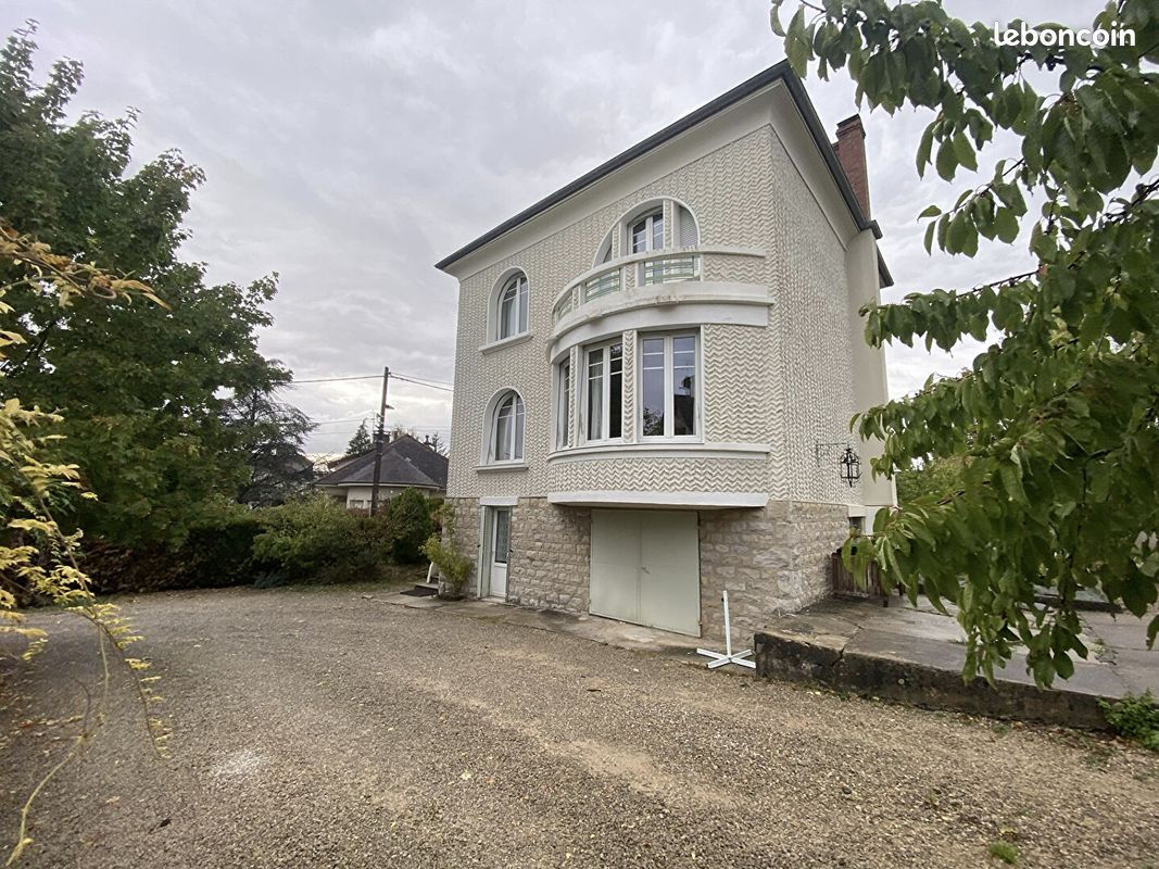 Maison 6 pièces 127 m² · à Lons-le-Saunier · 127 m² · 223 000 €