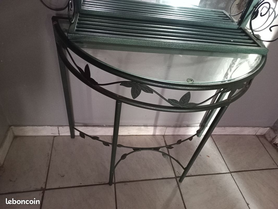 Table (image 1)
