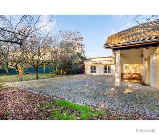 Propriété 6 pièces 171 m² — 3