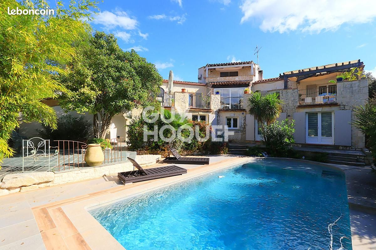 Maison 8 pièces 357 m² · à Castries · 357 m² · 1 212 000 €