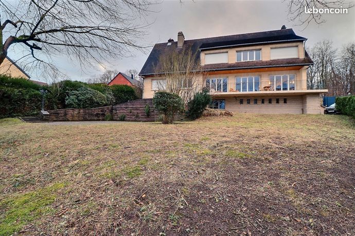 Villa 9 pièces 350 m²