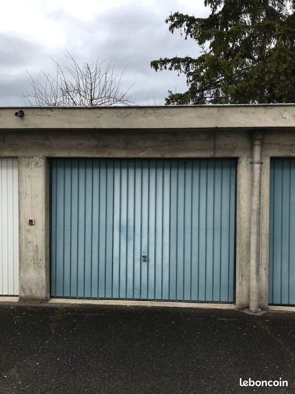 Garage quartier parc · à Dijon · 17 000 €