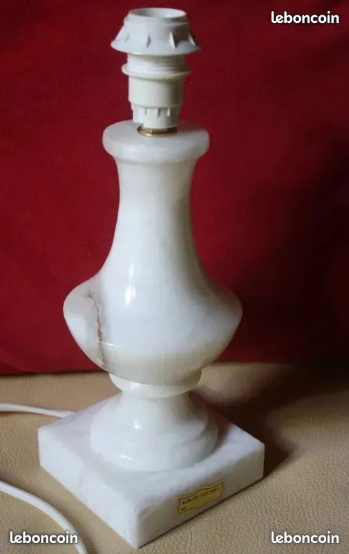 Pied de lampe vintage à poser en albâtre (image 1)