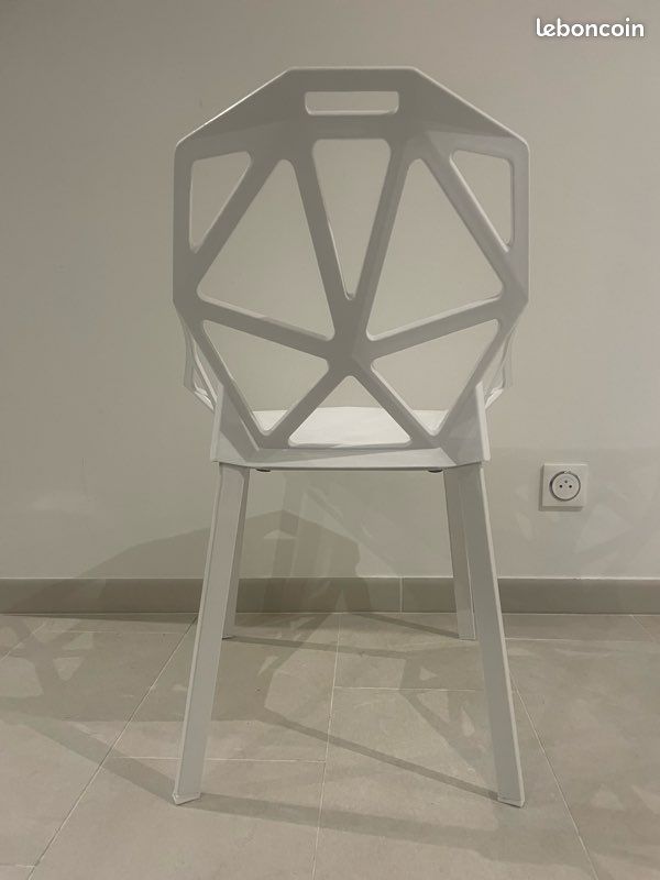 Chaise design blanche (image 3)
