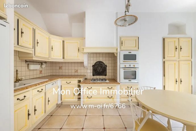 Maison 6 pièces 210 m² — 12