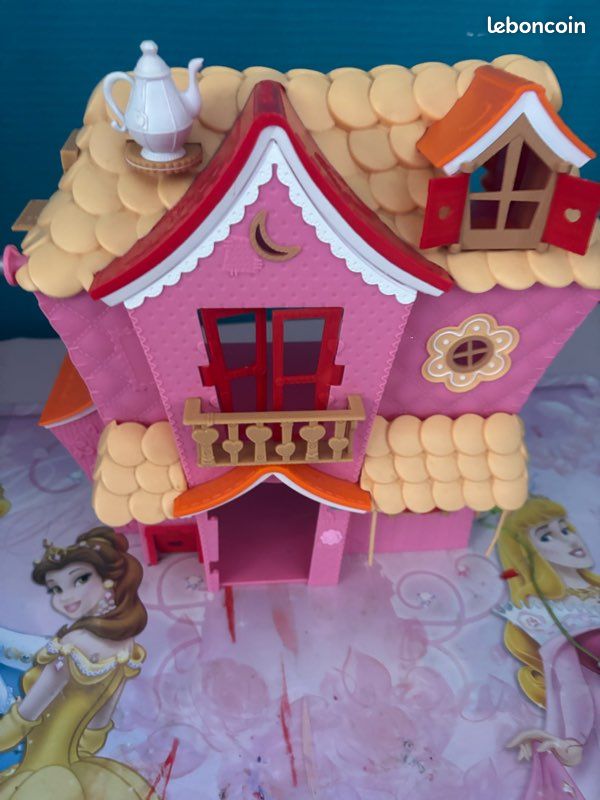 Lot jouet maison de poupées (image 15)