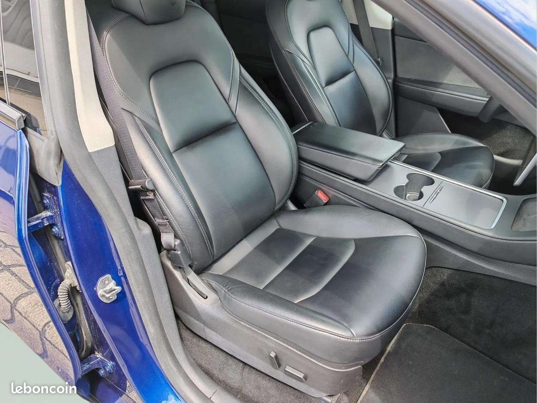 TESLA MODEL Y Performance * Dual Motor AWD * 534 ch * 75 kWh * Toit Pano (image 12)