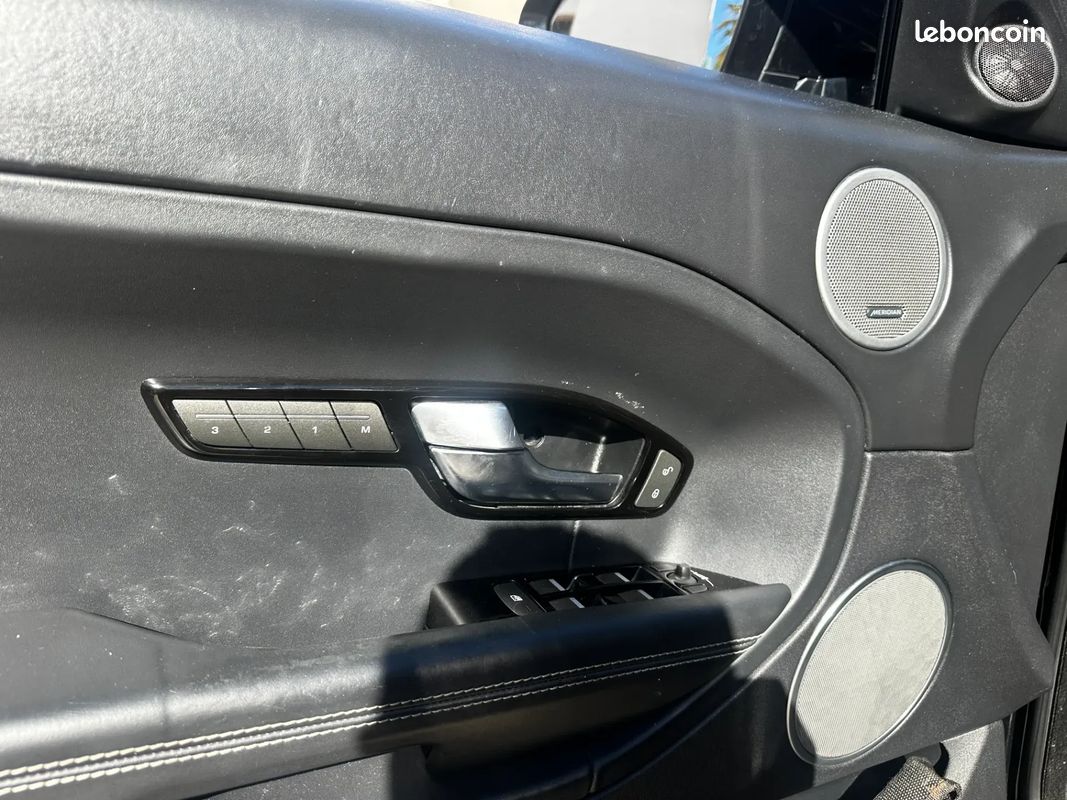 Range Rover Evoque 2.2 SD4 190ch Dynamic - SIÈGES ÉLECTRIQUE À MÉMOIRES - SONO MERIDIAN - CLIMATISATION AUTO (image 22)