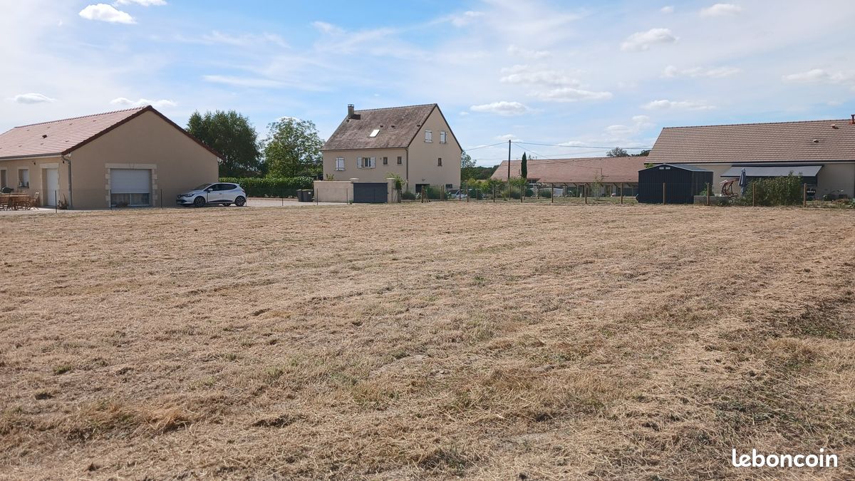Terrain 1176 m² · à Saint-Christophe-en-Bresse · 1 176 m² · 29 500 €