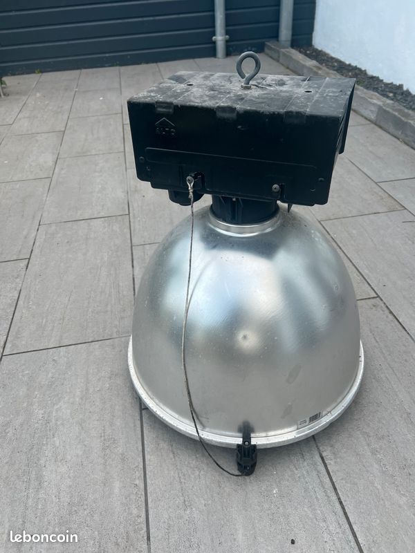 Lampe type loft (image 1)