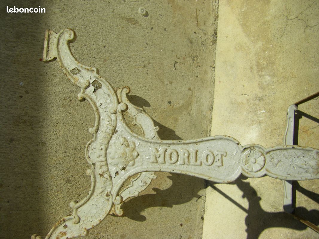 Pied de table bistrot Morlot Marseille (image 4)