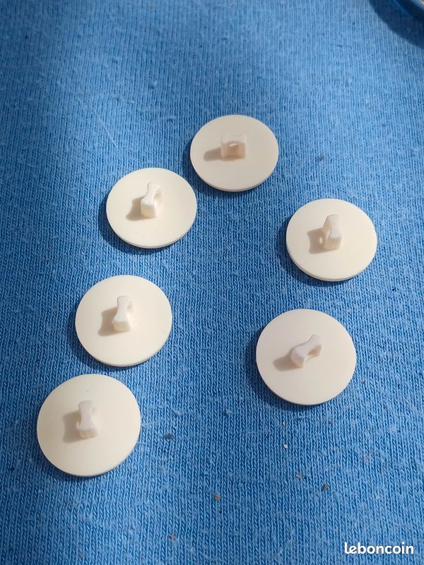 Lot 6 boutons blanc (image 2)