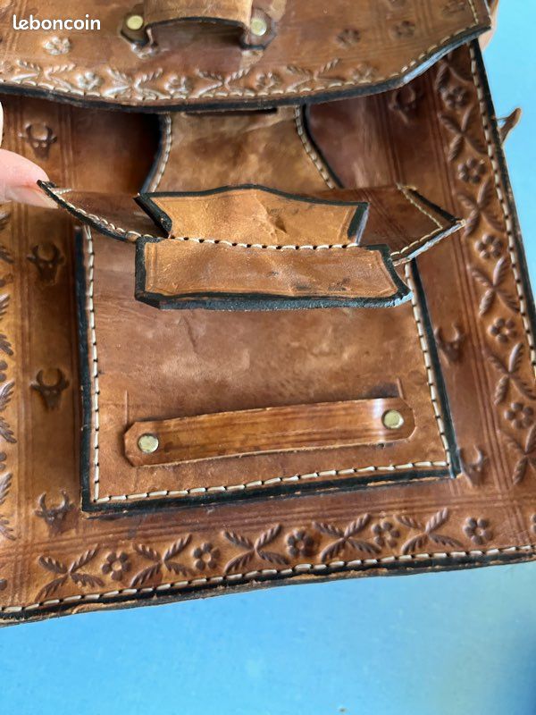 Sac bandoulière en cuir artisanale vintage à restaurer (image 8)
