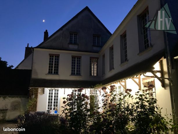 Maison 11 pièces 320 m²