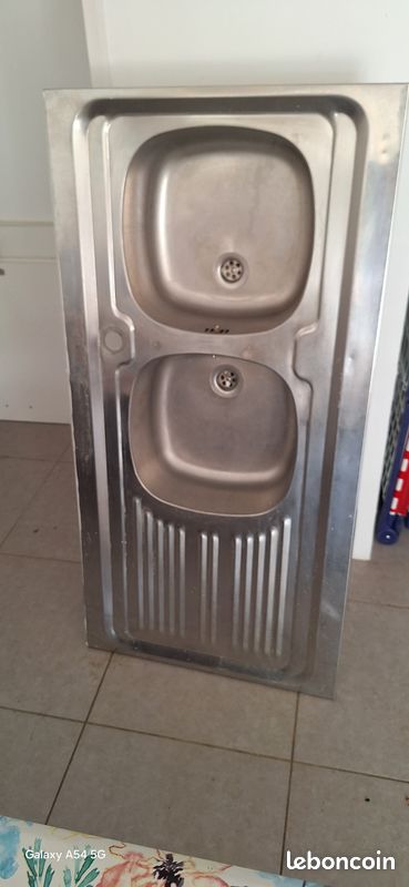 Double évier de cuisine avec robinet (image 1)