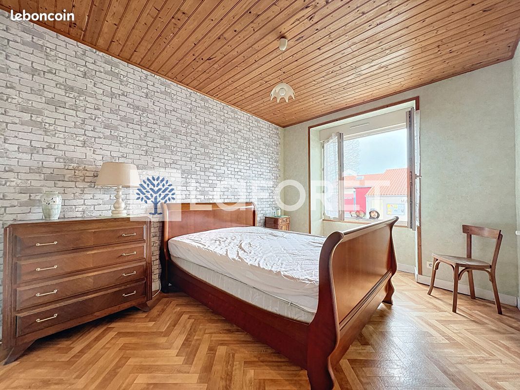 Maison 6 pièces 111 m² - Bressuire 79300 (image principale 8)