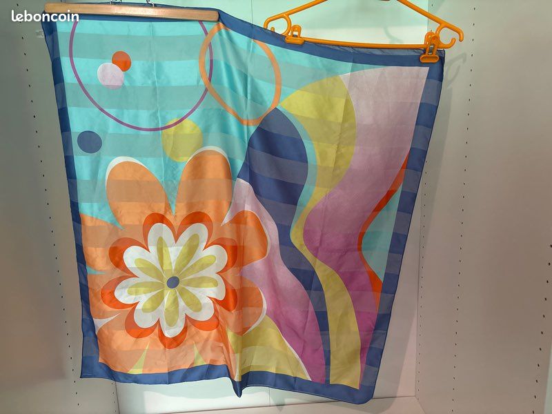 Foulard multicolore (image 1)