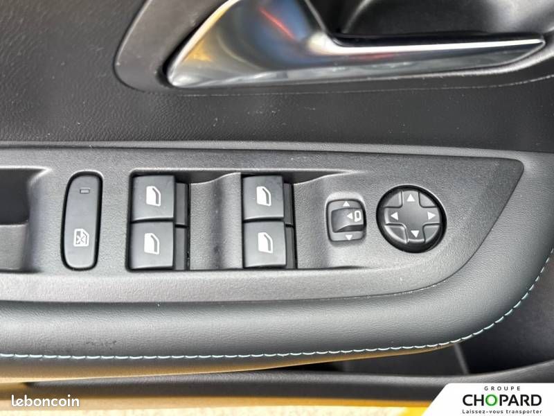 Peugeot 208 PureTech 100 S&S BVM6 Allure Pack (image 24)