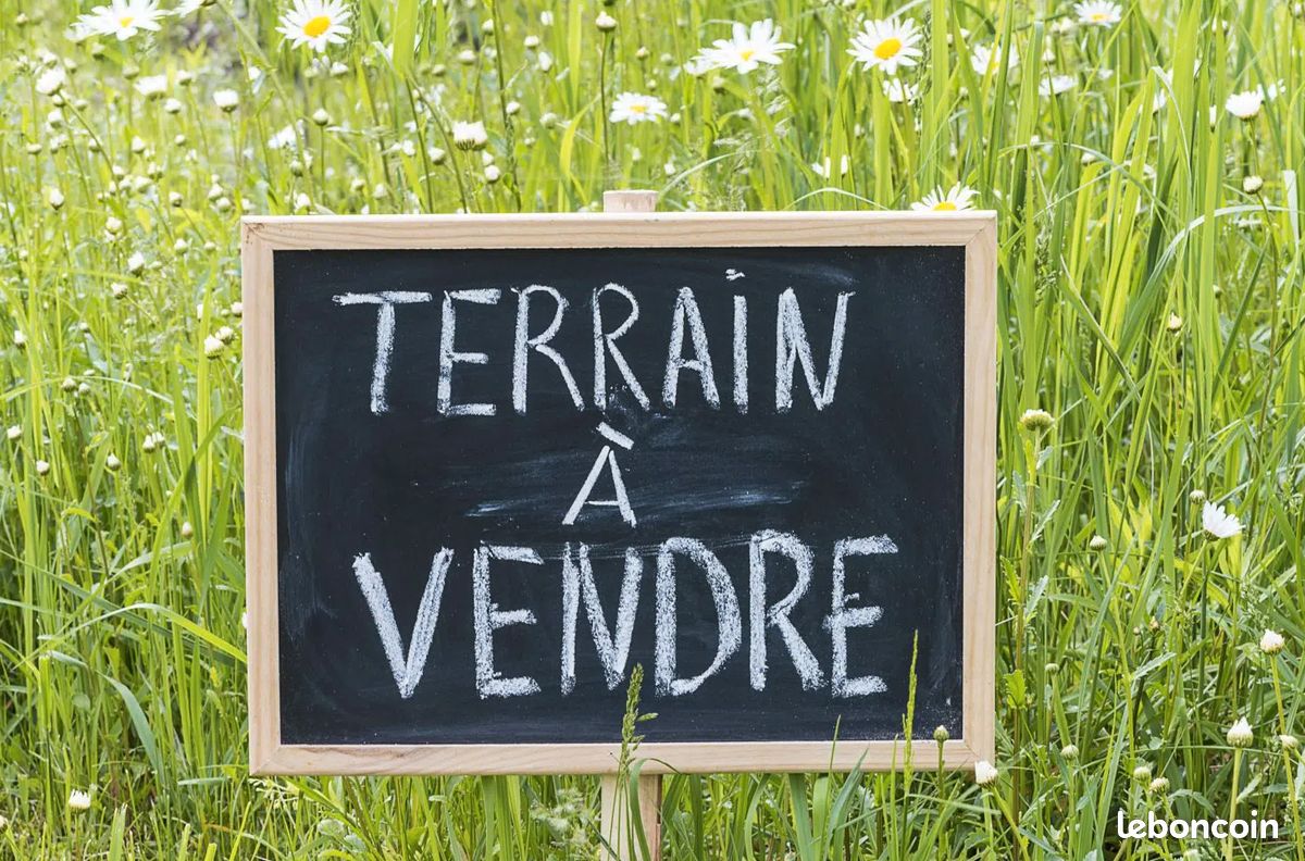Terrain à valbonne · 140 000 €