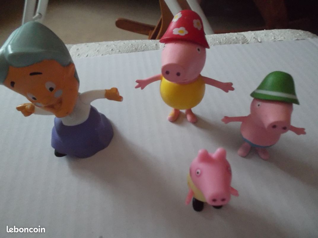 Lot figurines pipa (image 1)
