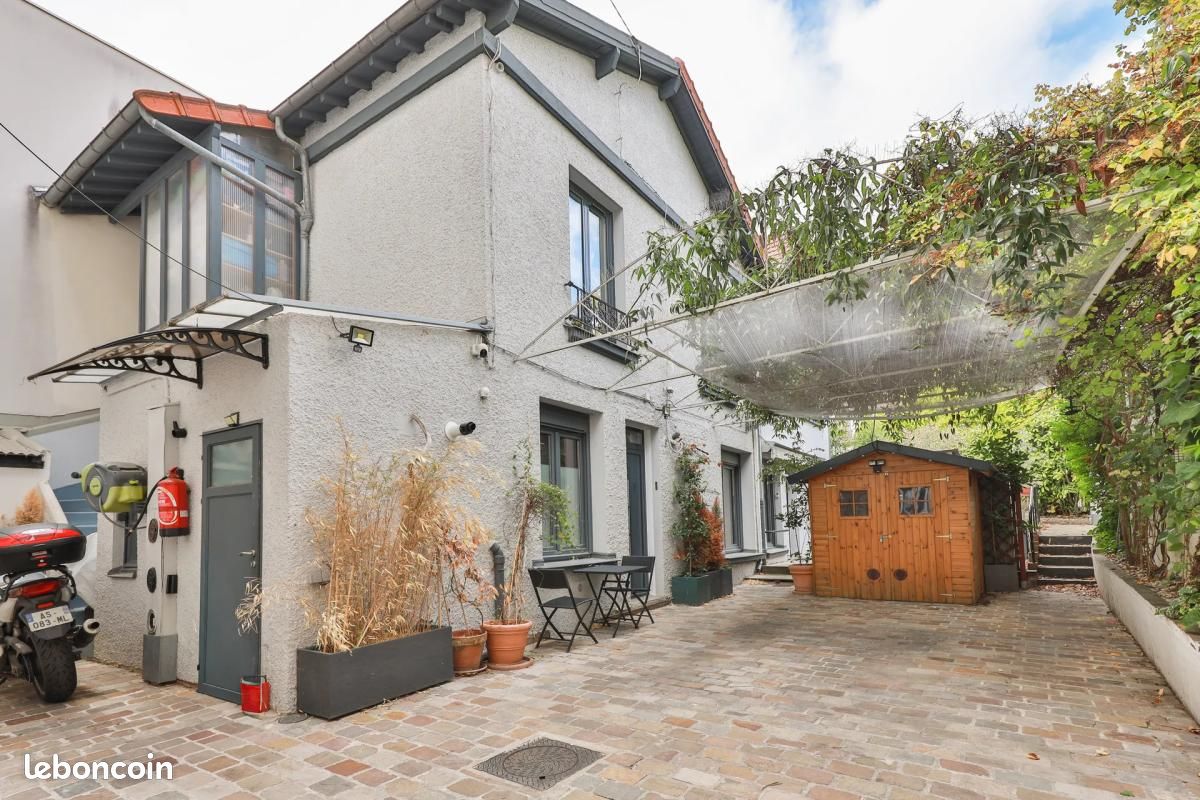Maison 6 pièces 140 m² · à Issy-les-Moulineaux · 140 m² · 1 090 000 €