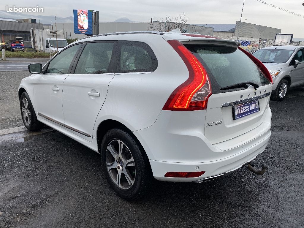 Volvo XC60 D4 181 ch Summum (image 9)