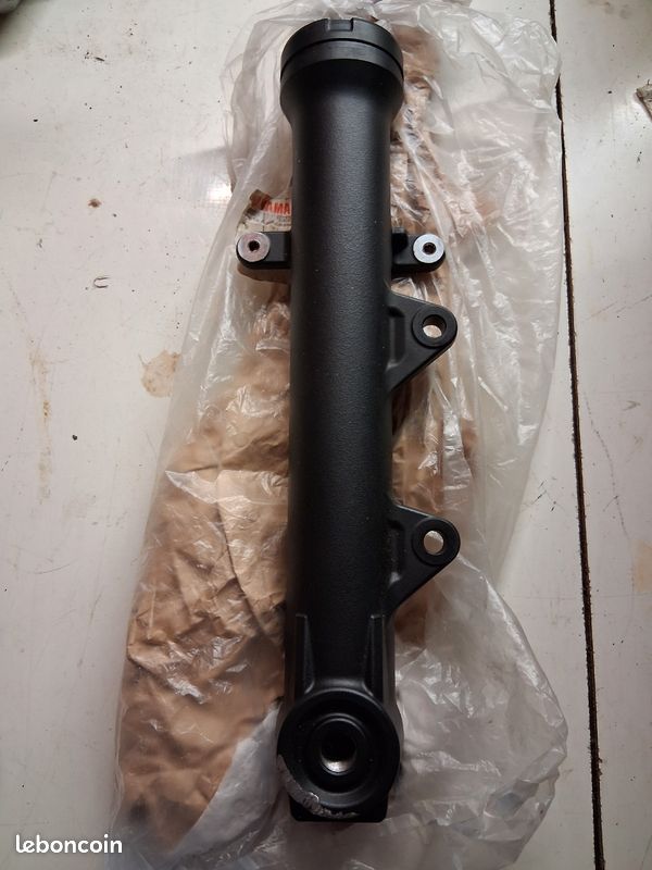 Fourreau de fourche gauche yamaha mt07 (image 1)