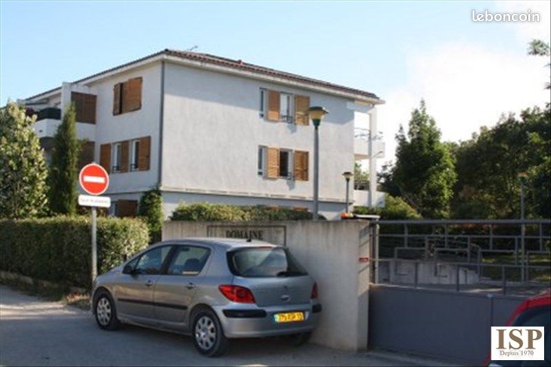 Parking 15 m² · au Puy-Sainte-Réparade · 15 m² · 117 €/mois