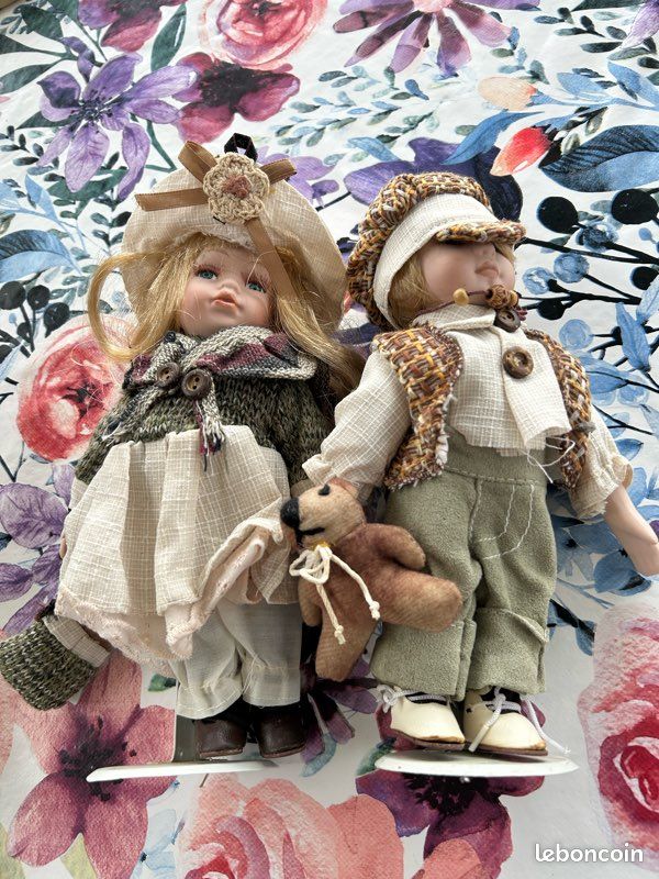 Poupée en porcelaine (image 1)