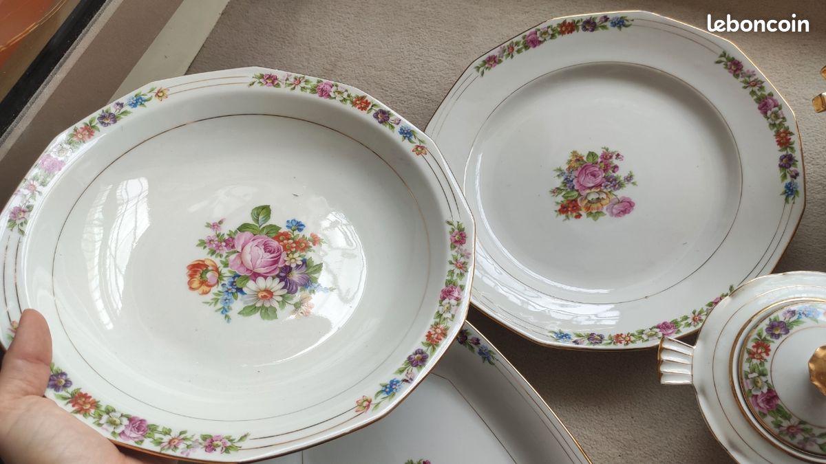 Lot Vaisselle ancienne vintage 58 pièces Porcelaine de Limoges floral et dorures (image 6)
