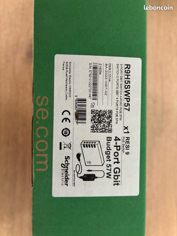 Switch PoE Schneider Resi9 R9H5SWP57 – Neuf – 5 ports Gigabit (image 1)