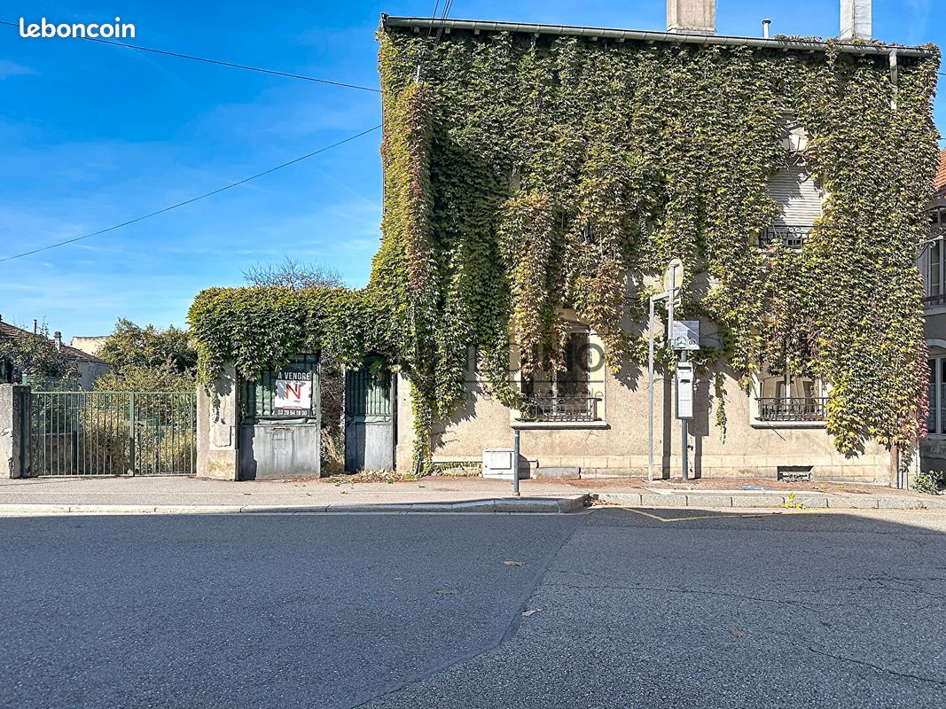 Maison 10 pièces 188 m² · à Neufchâteau · 188 m² · 86 950 €