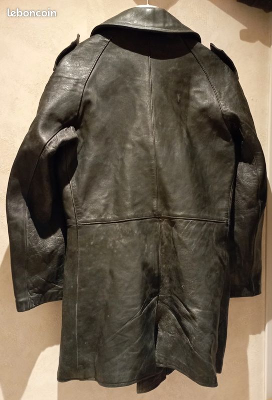 Veste de motocycliste de la gendarmerie des années 70 en cuir noir