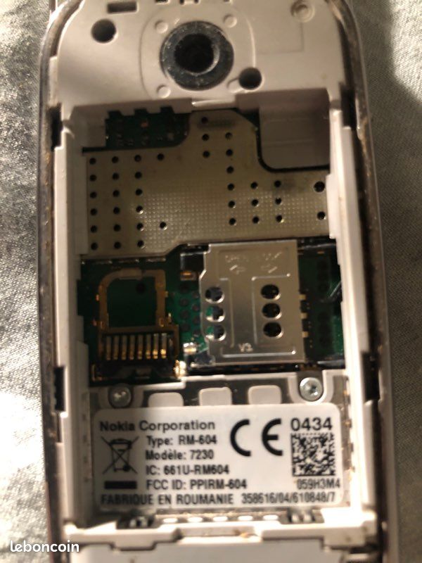 Vend petit Smartphonne à Clapet de Marque Nokia. Modèle 7230 Type:RIM 604 (image 7)