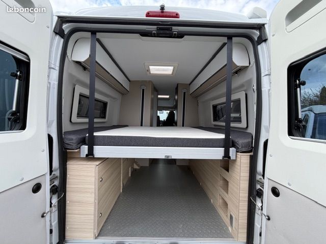 Adria 640 SGX + Fourgon aménagé (image 10)