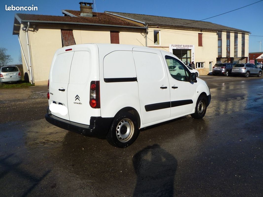 Citroen BERLINGO UTILITAIRE 1.6 BLUE HDI 100CH CLUB M 3 PLACES (image 3)