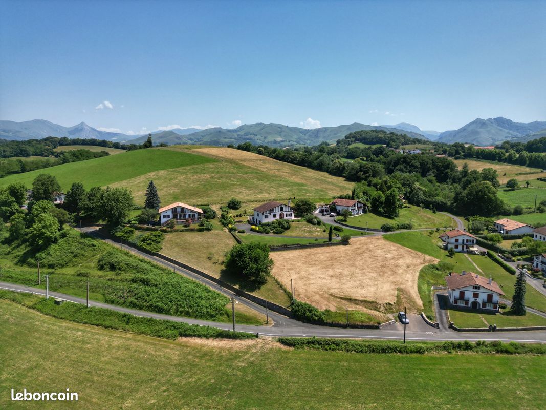 Terrain 1209 m² · à Saint-Jean-Pied-de-Port · 1 209 m² · 145 000 €