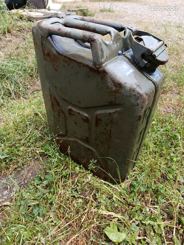 Bidon militaire (image 1)