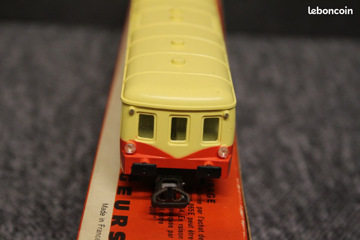 2501-39 - Autorail Picasso + Remorque SNCF (Jouef) En Coffre Cessy 01170