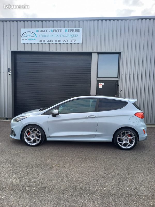 Ford Fiesta ST 200 Performance 2019 avec seulement 115 000 KM GPS Camera B&O - GARANTIE 12 MOIS (image 4)