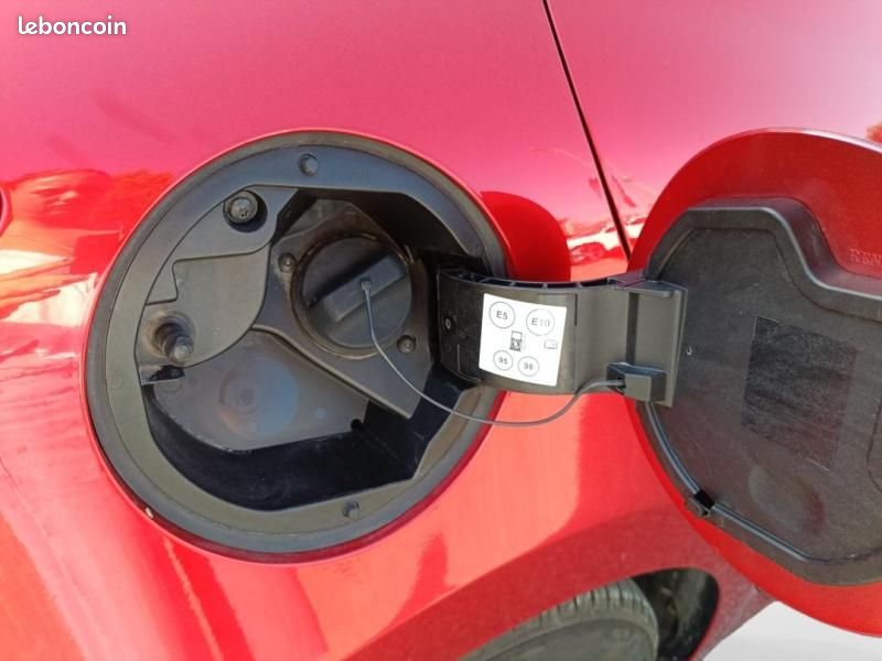 Renault Clio 1.6 E-Tech 145ch full hybrid Techno (image 10)