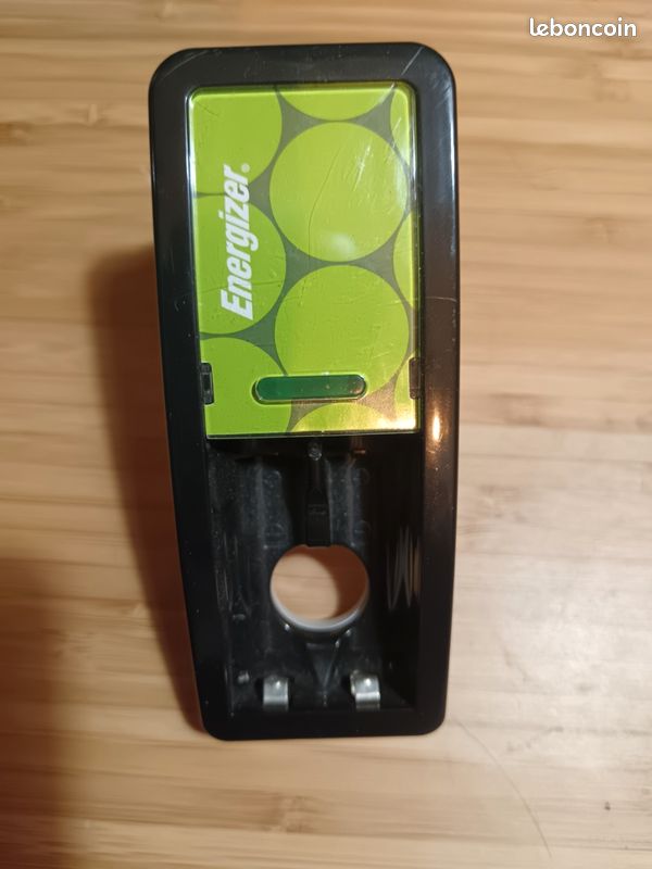 Chargeur pour piles rechargeables Energizer (image 1)